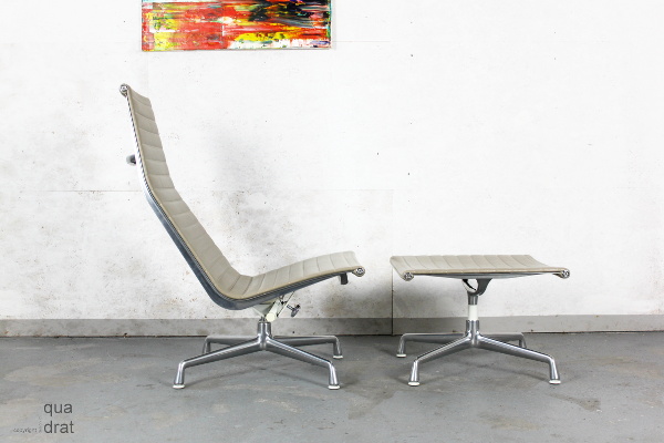 Vitra EA121 Aluminium Loungechair